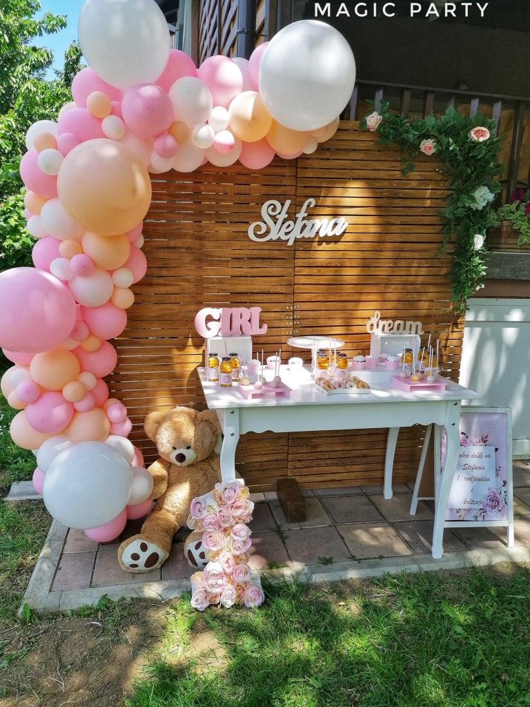 dekoracija slatkog stola